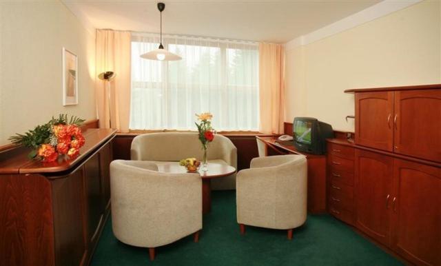 Hotel Nastup Loučná pod Klínovcem Zewnętrze zdjęcie