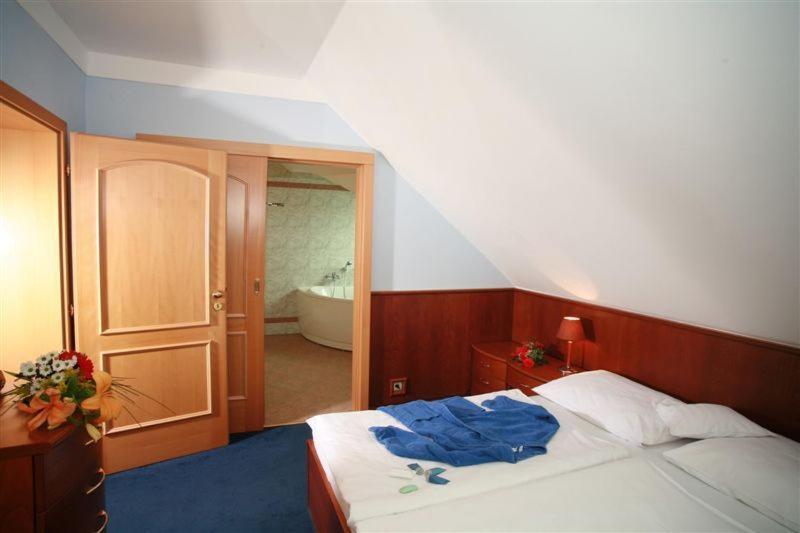 Hotel Nastup Loučná pod Klínovcem Zewnętrze zdjęcie