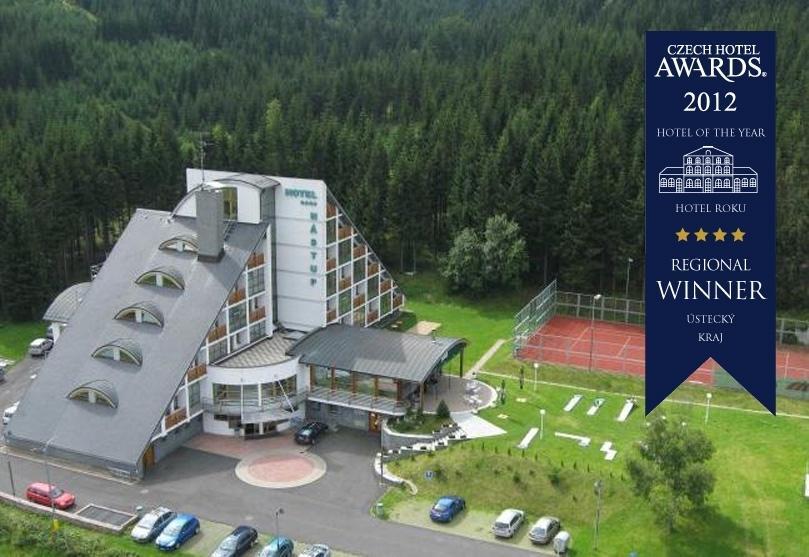 Hotel Nastup Loučná pod Klínovcem Zewnętrze zdjęcie